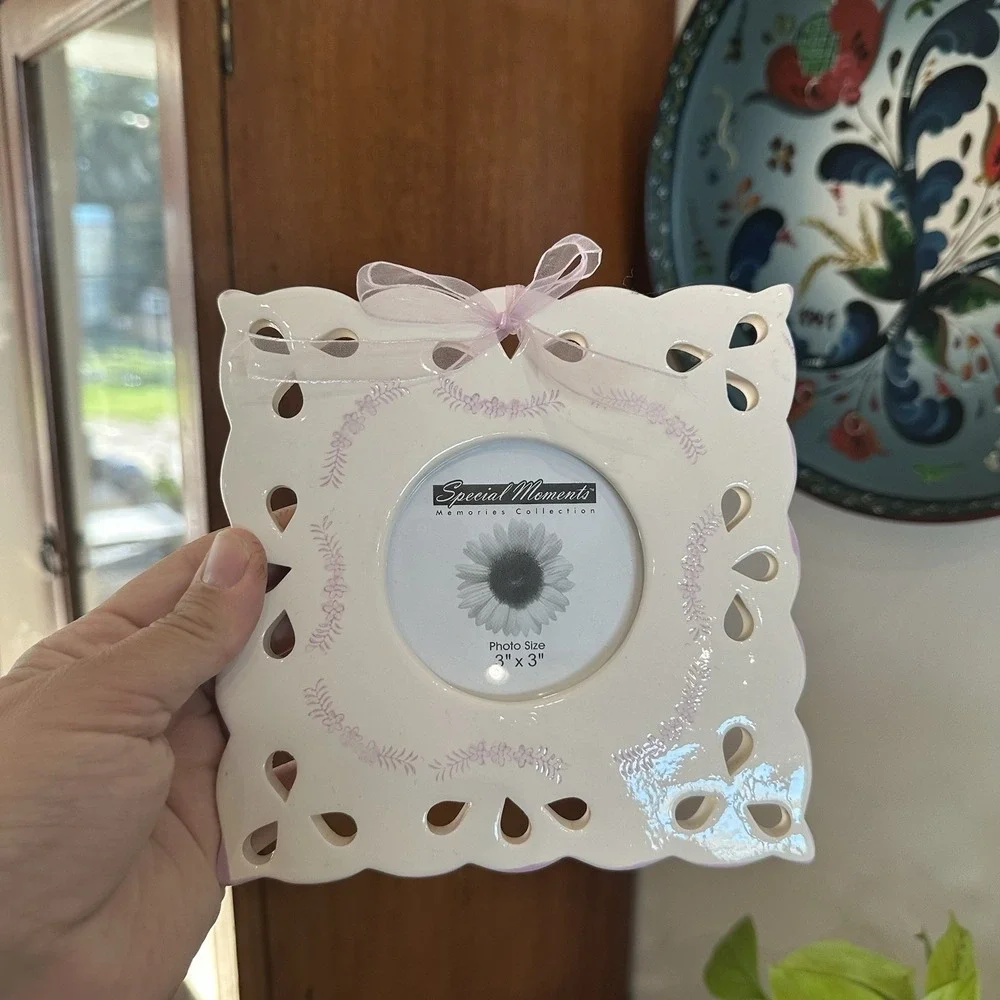VTG New Ceramic Square Scalloped Picture Photo Frame 3x3